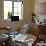 Patient exam room at Drake & Seymour Dentistry